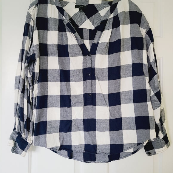 J. Crew open v-neck top in Buffalo check flannel - Picture 3 of 5